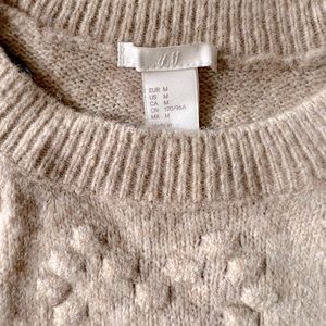 H&M HEART SWEATER